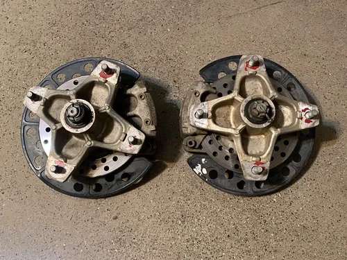 YAMAHA YFZ450 YFZ 450 FRONT WHEEL HUBS SPINDLES ROTORS CALIPERS OEM 04 05 06 07