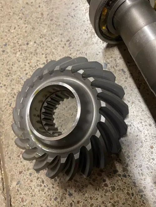 18 CAN-AM MAVERICK X3 TURBO MAX R TRANSMISSION PINION DRIVE SHAFT BEVEL GEAR SET