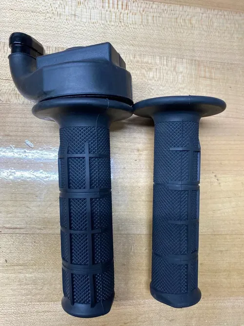 YAMAHA WR250F YZ250F YZ250FX TWIST THROTTLE NEW GRIPS YZ450F 450F WR TUBE