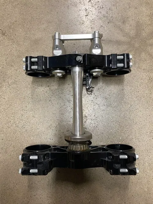 OEM 2019-2022 KTM TRIPLE TREE CLAMP BAR MOUNTS 125 150 250 300 350 450 SX-F XC-F