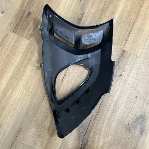 2008-2012 CAN AM CAN-AM SPYDER RS-S RIGHT SIDE COVER PLASTIC SHROUD 705001488