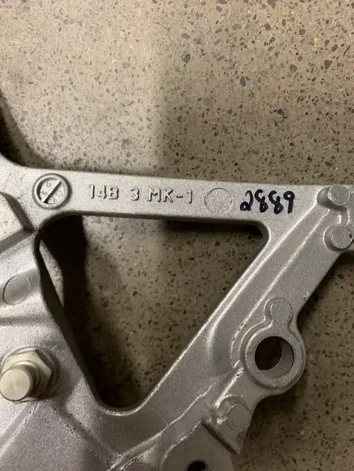 YAMAHA YZF R1 RIGHT FRONT REARSET FOOTREST BRACKET FOOT REST YZFR1 OEM