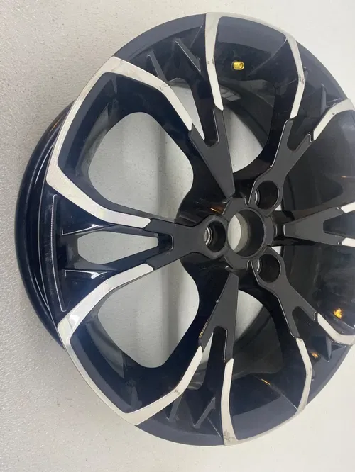 2020 2021 2022 2024 CAN-AM SPYDER RT FRONT WHEEL DEEP BLACK AND CHROME 706204095