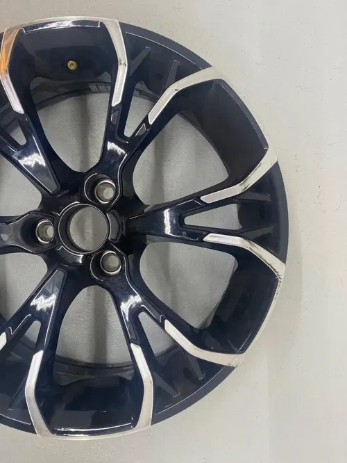 2020 2021 2022 2024 CAN-AM SPYDER RT FRONT WHEEL DEEP BLACK AND CHROME 706204095