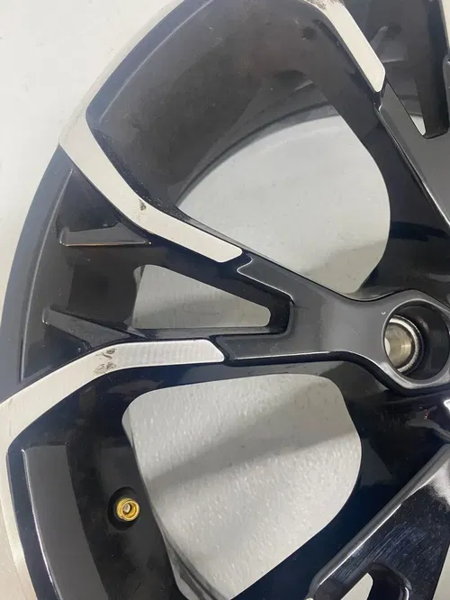 2020 2021 2022 2024 CAN-AM SPYDER RT FRONT WHEEL DEEP BLACK AND CHROME 706204095