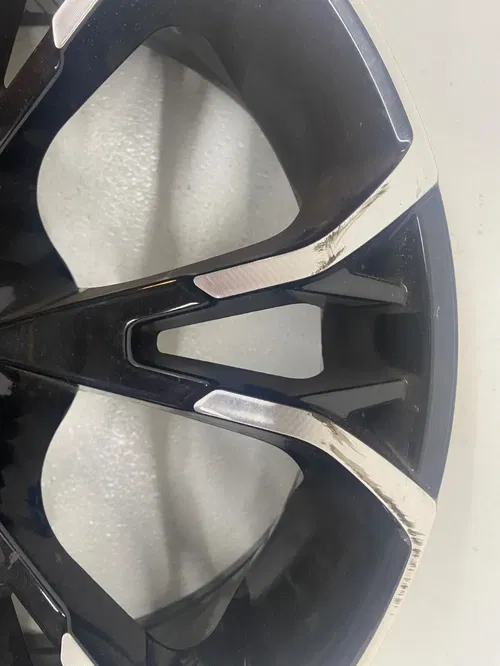 2020 2021 2022 2024 CAN-AM SPYDER RT FRONT WHEEL DEEP BLACK AND CHROME 706204095