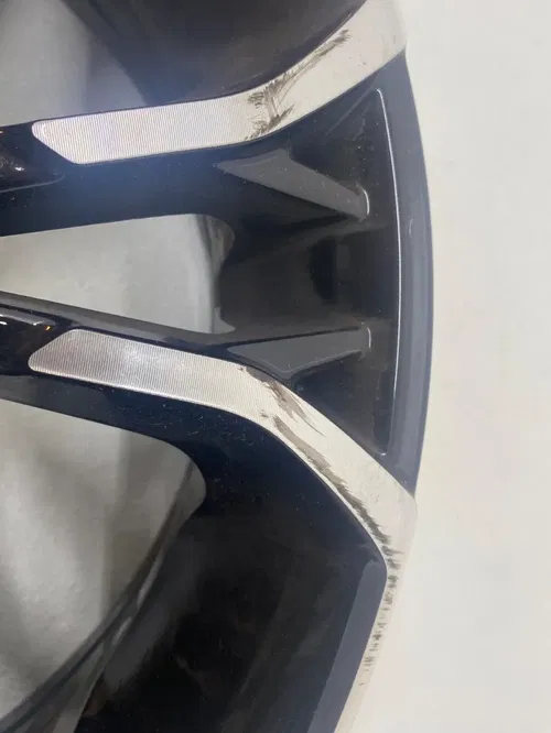 2020 2021 2022 2024 CAN-AM SPYDER RT FRONT WHEEL DEEP BLACK AND CHROME 706204095