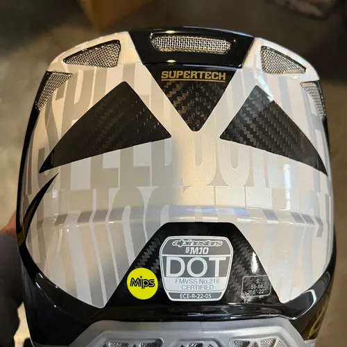 Alpinestar Supertech M10 Carbon Alloy Helmet
