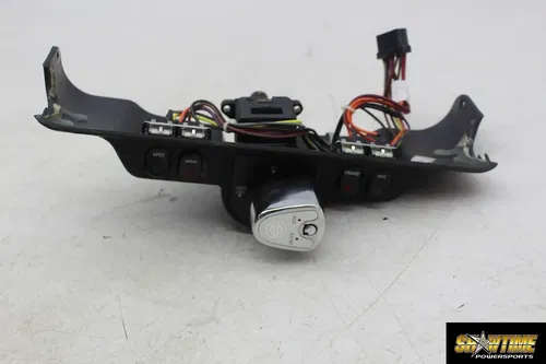 07-11 HARLEY-DAVIDSON ELECTRA GLIDE FLHTCU SPOT LIGHT CRUISE SWITCH PANEL (READ)