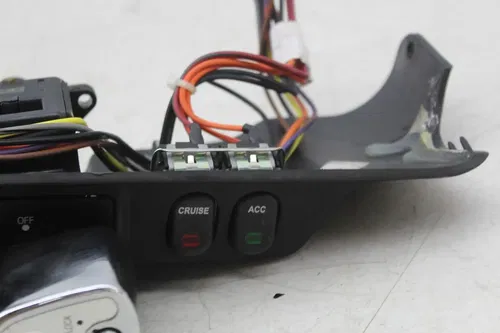 07-11 HARLEY-DAVIDSON ELECTRA GLIDE FLHTCU SPOT LIGHT CRUISE SWITCH PANEL (READ)