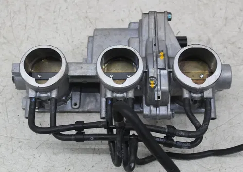 18 TRIUMPH STREET TRIPLE R THROTTLE BODY BODIES