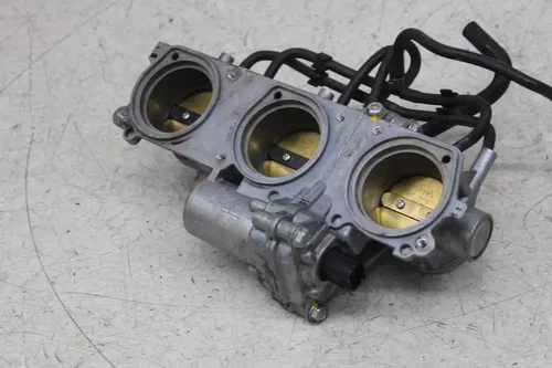 18 TRIUMPH STREET TRIPLE R THROTTLE BODY BODIES