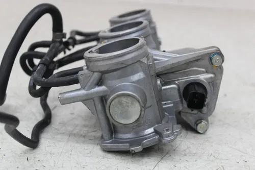 18 TRIUMPH STREET TRIPLE R THROTTLE BODY BODIES