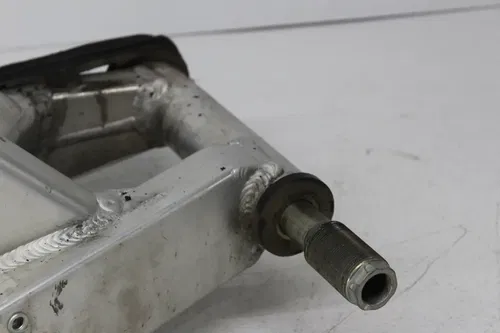 2002 SUZUKI GSXR750 REAR SWINGARM BACK SUSPENSION SWING ARM