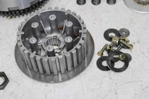 01-05 APRILIA RST1000 FUTURA CLUTCH BASKET HUB PRESSURE PLATE ASSEMBLY