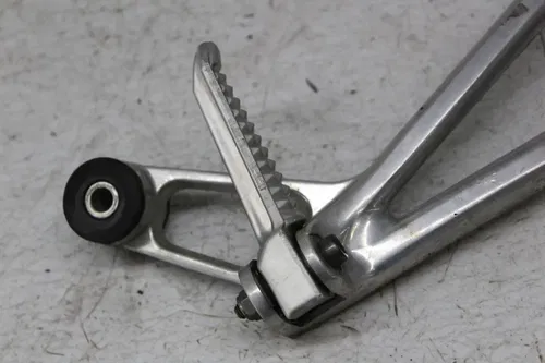 2008 Yamaha YZF R6S REAR BACK PASSENGER PEG SET PAIR