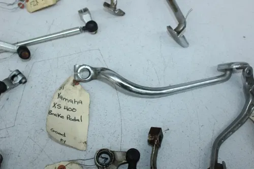 YAMAHA BRAKE & SHIFT LEVER LOT