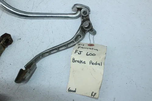YAMAHA BRAKE & SHIFT LEVER LOT