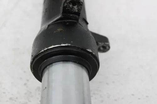 83 SUZUKI GS550E RIGHT FRONT FORK SHOCK SUSPENSION