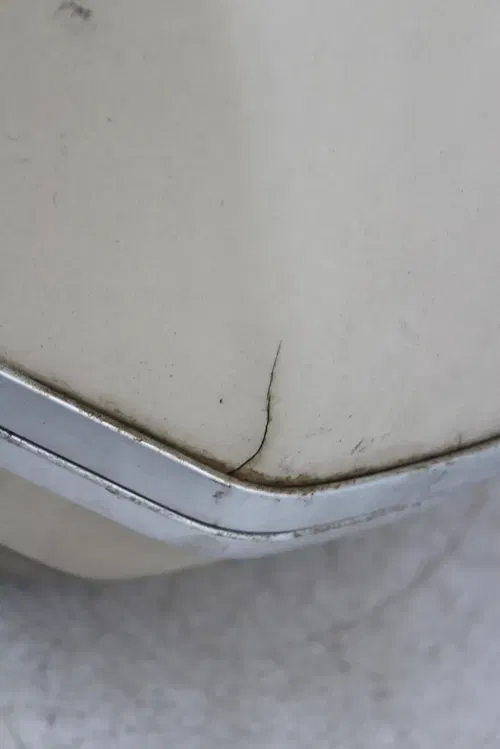 83-85 YAMAHA VENTURE ROYALE XVZ1200D REAR TRUNK COMPARTMENT