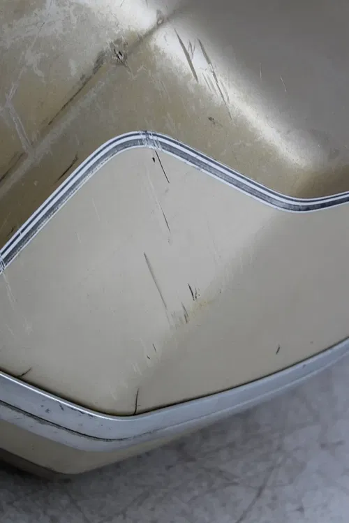83-85 YAMAHA VENTURE ROYALE XVZ1200D REAR TRUNK COMPARTMENT