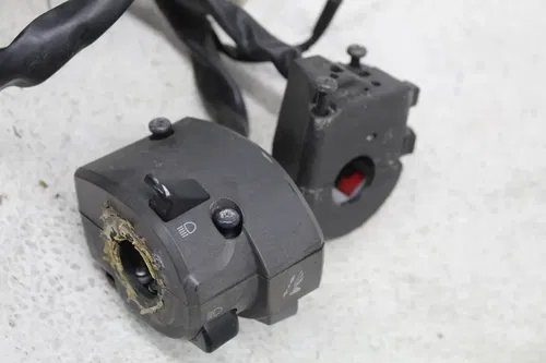 08-09 KAWASAKI CONCOURS ZG1400 LEFT AND RIGHT CONTROL TURN SIGNAL SWITCH LIGHTS