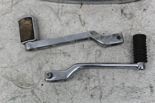 06 HARLEY-DAVIDSON ROAD GLIDE FLTRI LEFT FRONT FOOT REST BOARD SHIFT SHIFTER