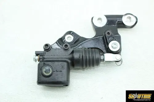 18-24 HARLEY-DAVIDSON STREET BOB FXBBS 114 REAR BACK BRAKE MASTER CYLINDER MOUNT