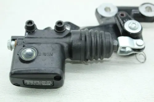 18-24 HARLEY-DAVIDSON STREET BOB FXBBS 114 REAR BACK BRAKE MASTER CYLINDER MOUNT