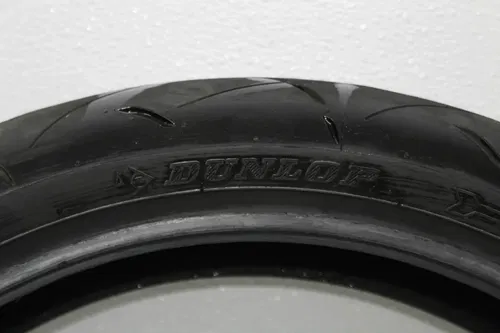 DUNLOP SPORTMAX ROADSPORT 2 120/70 ZR17 (58W) FRONT TIRE (TREAD:4/32NDS)
