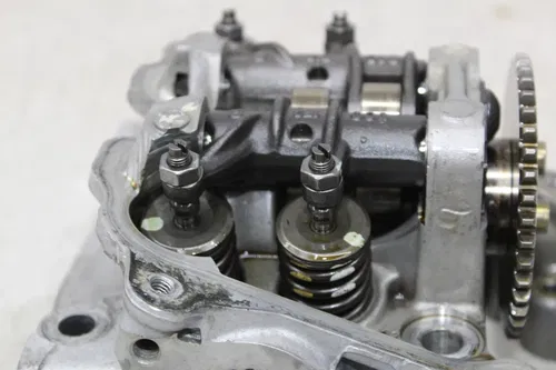 12 CAN-AM COMMANDER 1000 4X4 X ENGINE REAR CYLINDER HEAD CAM VALVES COVER