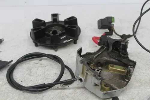 00-01 YAMAHA YZF600R PARTS THROTTLE CABLE VALVE STARTER HUB COVER PEG BRACKET