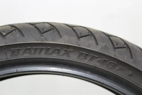 BRIDGESTONE BATTLAX BT46F 110/70-17 M/C 54H B46F FRONT TIRE (TREAD: 32NDS -5)