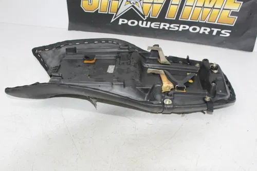 00-03 TRIUMPH TT600 FRONT DRIVERS SEAT PAD SADDLE PILLION