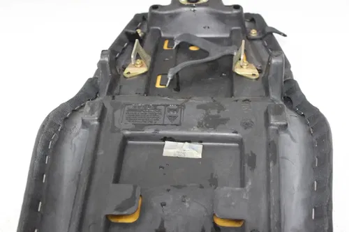 00-03 TRIUMPH TT600 FRONT DRIVERS SEAT PAD SADDLE PILLION