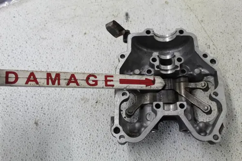 2005 KAWASAKI KFX700 ENGINE TOP END CYLINDER HEAD COVER ROCKER BOX CAM SHAFT CAP