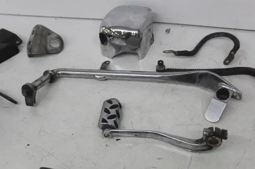 00-06 Harley-davidson Softail Deuce Fxstdi parts hardware bolts horn mirror peg