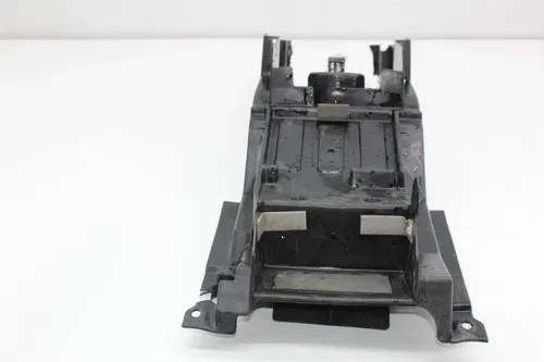 01-07 SUZUKI HAYABUSA REAR BACK UNDERTAIL UNDER TAIL BATTERY TRAY (SEE DESCP)
