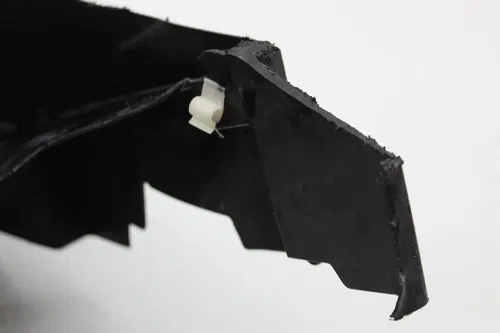 01-07 SUZUKI HAYABUSA REAR BACK UNDERTAIL UNDER TAIL BATTERY TRAY (SEE DESCP)