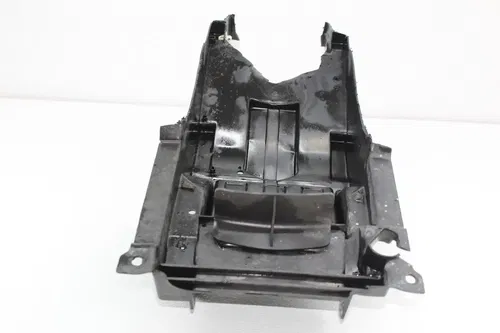 01-07 SUZUKI HAYABUSA REAR BACK UNDERTAIL UNDER TAIL BATTERY TRAY (SEE DESCP)
