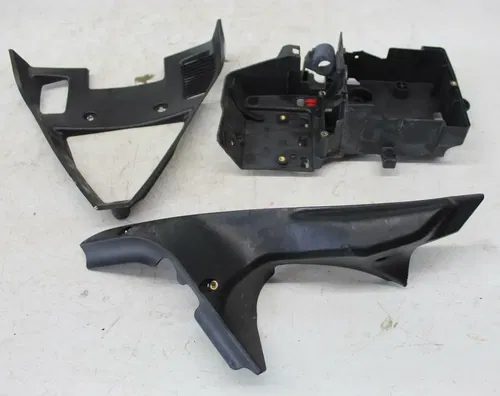 12-13 DUCATI 848 EVO CORSE SE LOWER RADIATOR V FAIRING BATTERY TRAY DUCT COVER