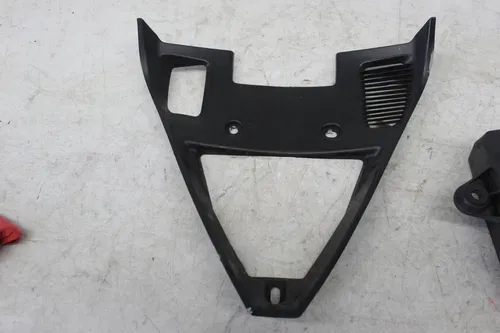 12-13 DUCATI 848 EVO CORSE SE LOWER RADIATOR V FAIRING BATTERY TRAY DUCT COVER