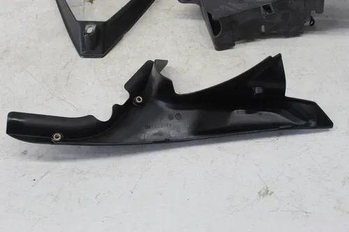 12-13 DUCATI 848 EVO CORSE SE LOWER RADIATOR V FAIRING BATTERY TRAY DUCT COVER