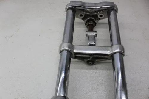 04-06 HARLEY DAVIDSON SPORTSTER XL883 883C FRONT FORKS SUSPENSION TRIPLE TREE