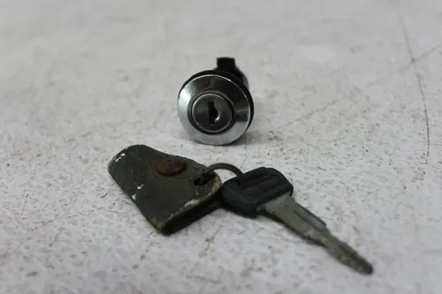 1992 SUZUKI INTRUDER 800 VS800GL IGNITION LOCK KEY SET W/ SEAT LOCK
