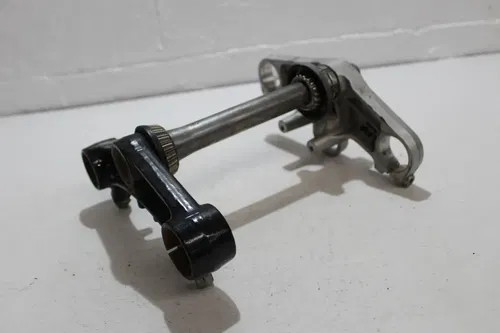 1991 YAMAHA FZR600R FRONT UPPER LOWER FORKS CLAMP TRIPLE TREE STEM