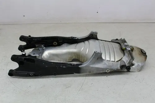 04-05 HONDA CBR1000RR REAR SUBFRAME BACK SUB FRAME HEAT SHIELD