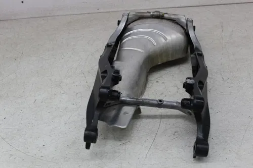 04-05 HONDA CBR1000RR REAR SUBFRAME BACK SUB FRAME HEAT SHIELD