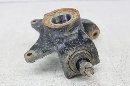 20-23 KAWASAKI TERYX KRX 1000 LEFT FRONT AXLE CARRIER KNUCKLE SPINDLE