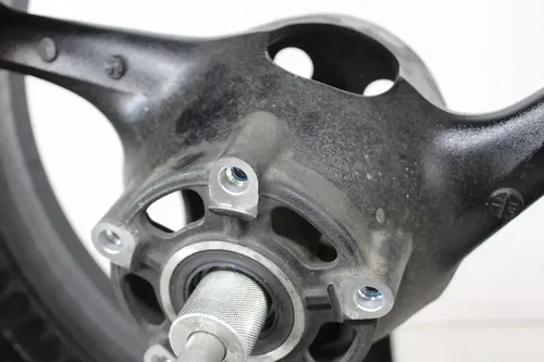 11-21 SUZUKI GSXR600 REAR WHEEL BACK RIM BENT